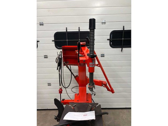 Dqn - pro-fit 110 - duquesne banden demonteer machine - afbeelding 2 van  7