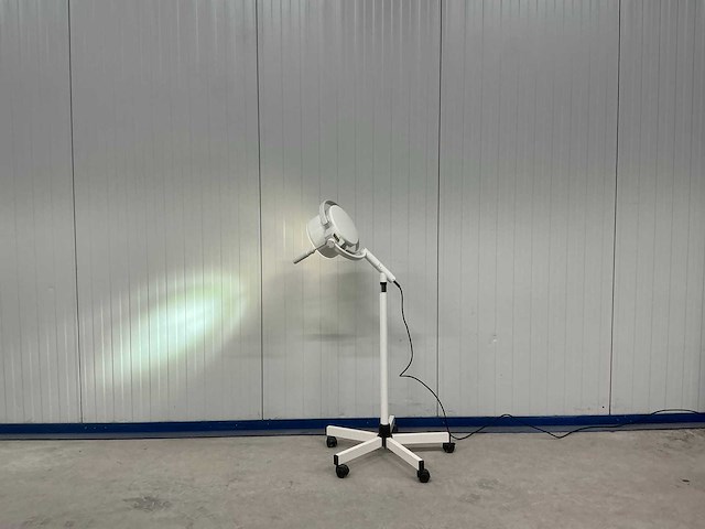 Dr mach - 130 - onderzoekslamp - afbeelding 1 van  3