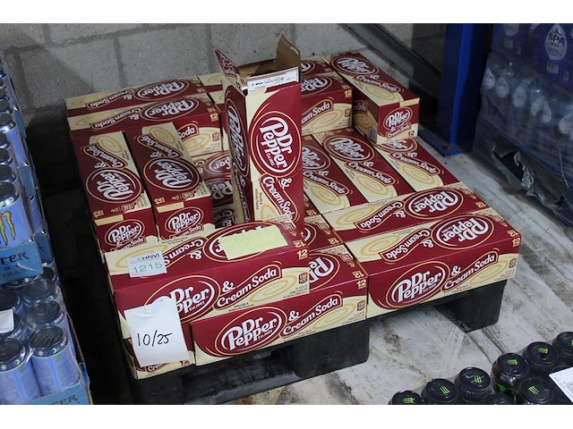 Dr pepper cream & soda 300 blikken met tht 10-2025. - afbeelding 1 van  2