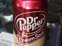 Dr pepper cream & soda 300 blikken met tht 10-2025. - afbeelding 2 van  2