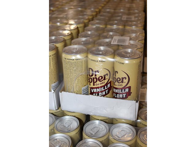 Dr pepper vanille. 130 trays a 12 blikken 0,33l. totaal 1560 blikken. tht 1-26. bod is inclusief 234 euro s... - afbeelding 3 van  3