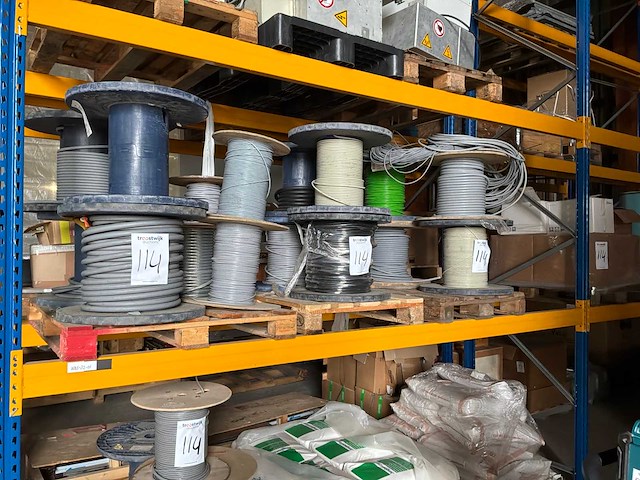 Draad, kabels, connectoren - afbeelding 1 van  15