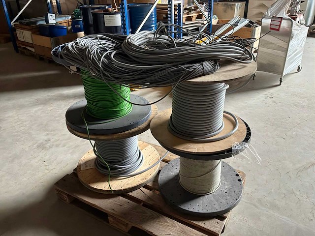 Draad, kabels, connectoren - afbeelding 12 van  15