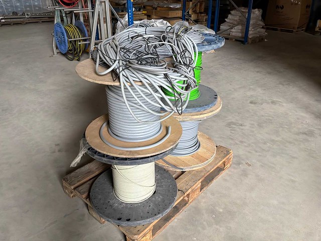 Draad, kabels, connectoren - afbeelding 13 van  15