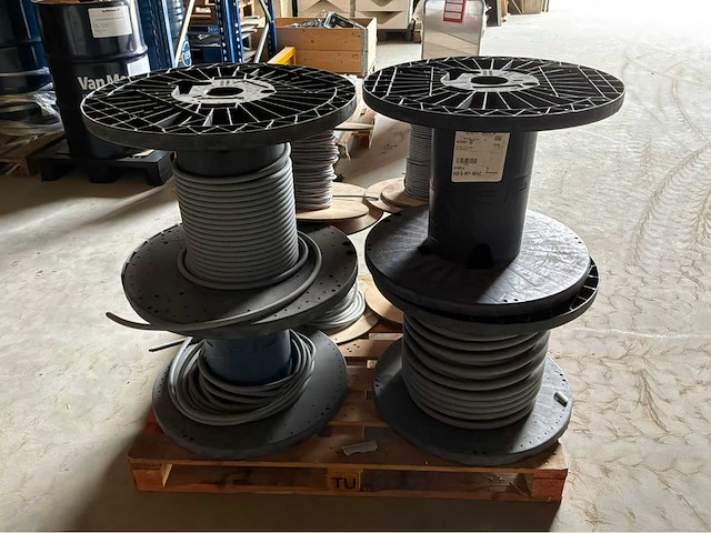 Draad, kabels, connectoren - afbeelding 15 van  15