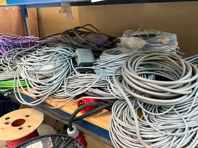 Draad, kabels & snoeren - afbeelding 2 van  11