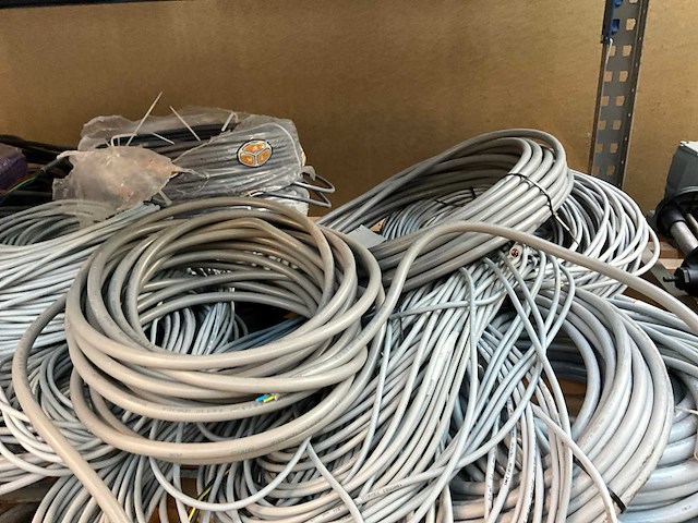 Draad, kabels & snoeren - afbeelding 3 van  11