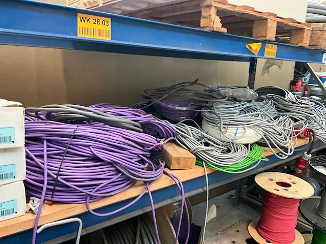 Draad, kabels & snoeren - afbeelding 7 van  11