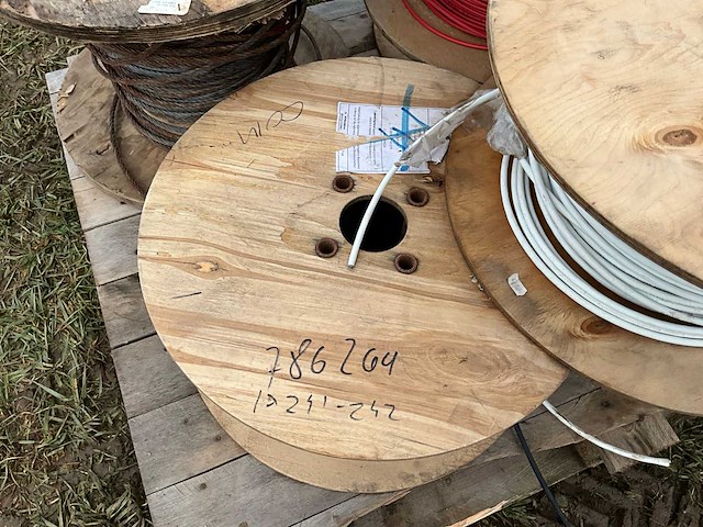 Draad, kabels & snoeren - afbeelding 2 van  6