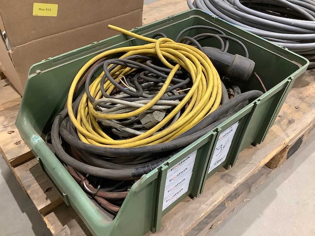 Draad, kabels & snoeren - afbeelding 1 van  2