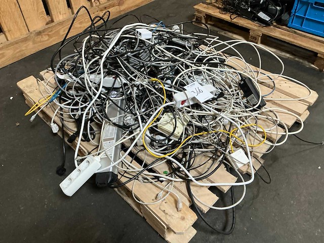 Draad, kabels & snoeren - afbeelding 3 van  3