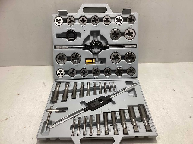 Draad snijset 45-delig, groot mm. - afbeelding 1 van  5