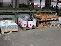 Draadeinden in diverse maten en uitvoeringen w.o. m12, m16 en m20 op 8 pallets.