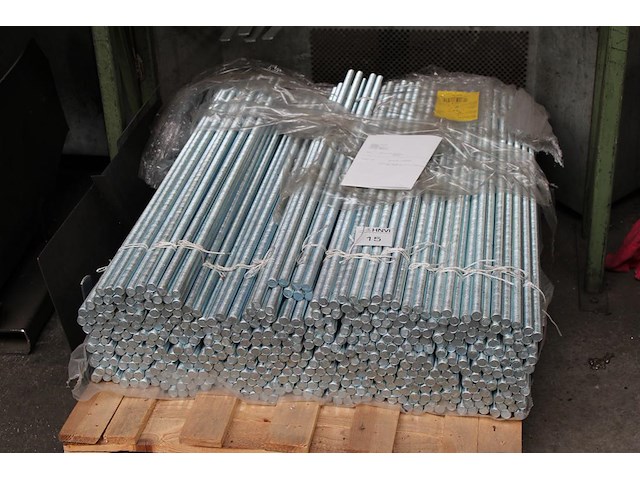 Draadeinden in diverse maten en uitvoeringen w.o. m12, m16 en m20 op 8 pallets. - afbeelding 2 van  5