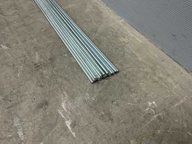 Draadeinden m8 - 2000 mm x 8 mm (133x) - afbeelding 2 van  4