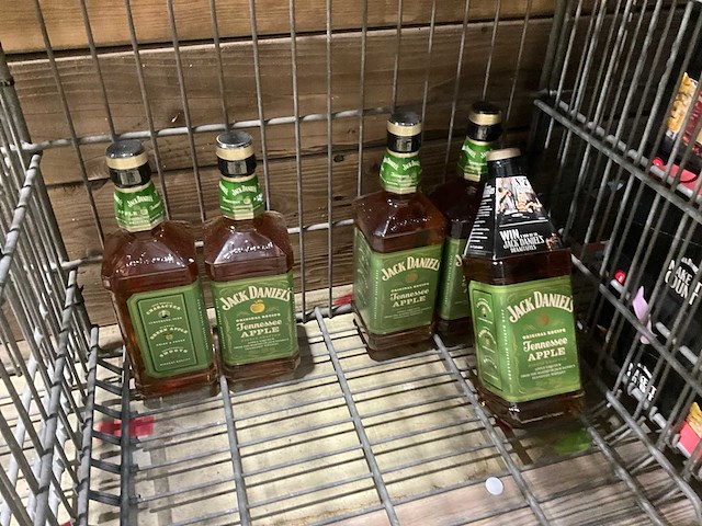 Draadmanden met inhoud jack daniels whiskey - afbeelding 4 van  7