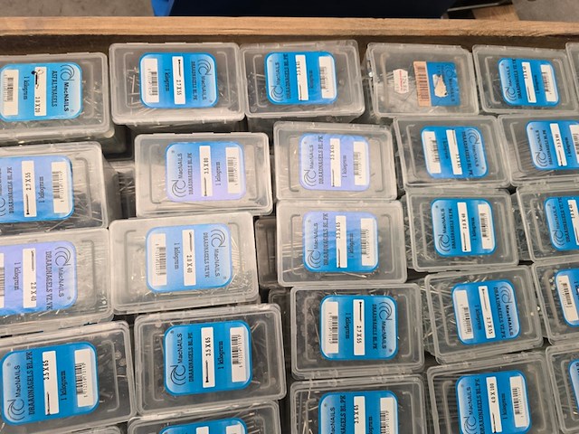 Draadnagels spijkers op pallet macnails, partij - afbeelding 4 van  9