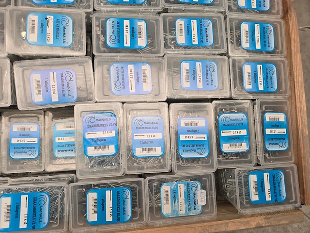 Draadnagels spijkers op pallet macnails, partij - afbeelding 7 van  9