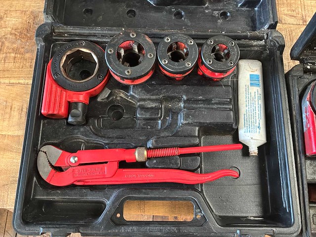 Draadsnijkoppen set (2x) - afbeelding 2 van  5