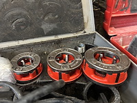 Draadsnijmachine met 5 draadsnijkoppen ridgid, model 600 - afbeelding 3 van  5