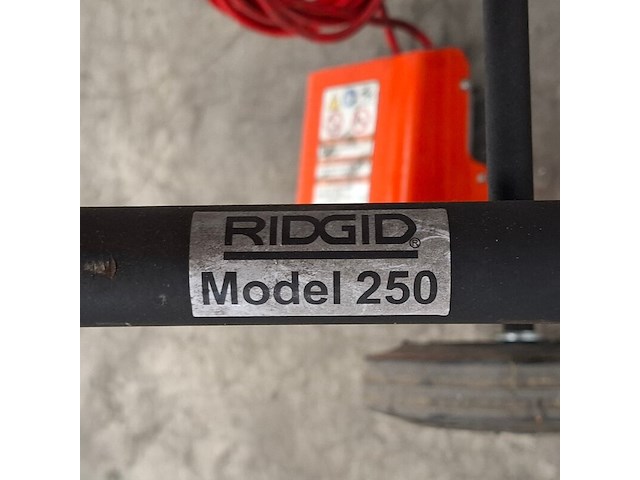 Draadsnijmachine op verrijdbaar onderstel ridgid, 300 compact - afbeelding 15 van  22