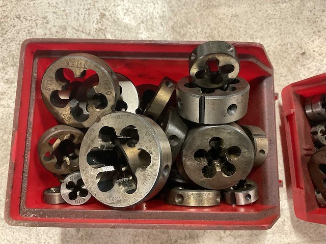 Draadsnijplaten (45x) - afbeelding 1 van  4