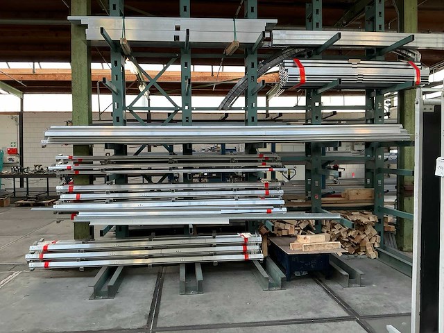 Draagarmstelling (4 secties) - afbeelding 1 van  6