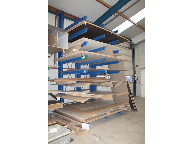 Draagarmstelling bestaande uit drie staanders met hoogte 478 cm en 21 armen met lengte 180 cm. let op! excl... - afbeelding 2 van  4