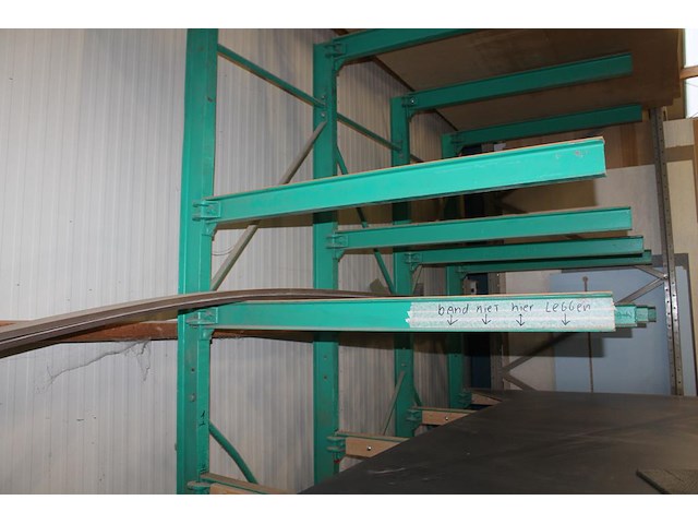 Draagarmstelling bestaande uit vier staanders met hoogte 300 cm en 20 armen met lengte 120 cm. let op! exc... - afbeelding 3 van  4