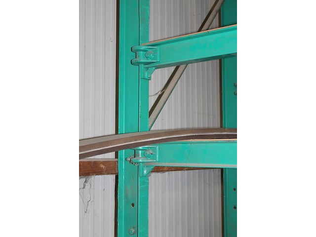 Draagarmstelling bestaande uit vier staanders met hoogte 300 cm en 20 armen met lengte 120 cm. let op! exc... - afbeelding 4 van  4