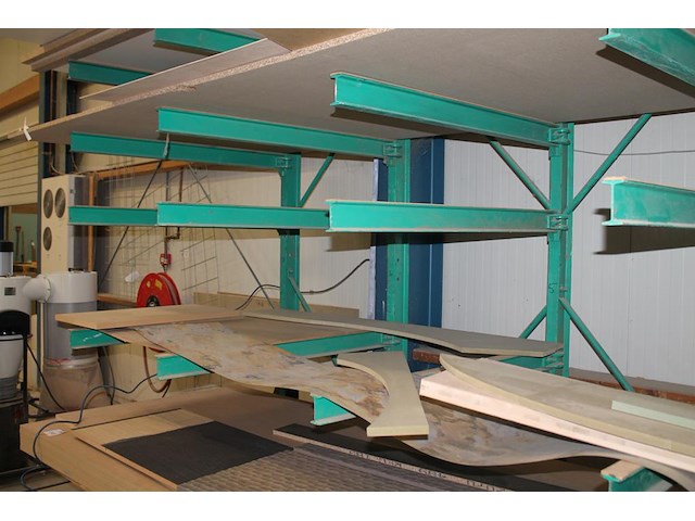 Draagarmstelling bestaande uit vier staanders met hoogte 300 cm en 24 armen met lengte 120 cm. let op! exc... - afbeelding 3 van  4