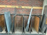 Draagarmstelling en platenrek met inhoud - afbeelding 5 van  14