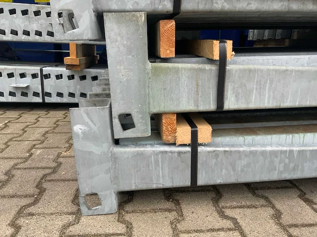 Draagarmstelling enkelzijdig 4 staanders - afbeelding 5 van  5
