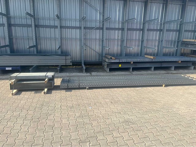 Draagarmstelling enkelzijdig 4x8 - afbeelding 3 van  5