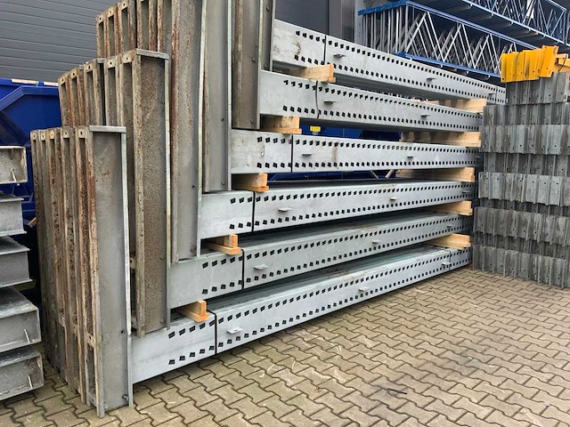 Draagarmstelling enkelzijdig 5 staanders - afbeelding 1 van  3