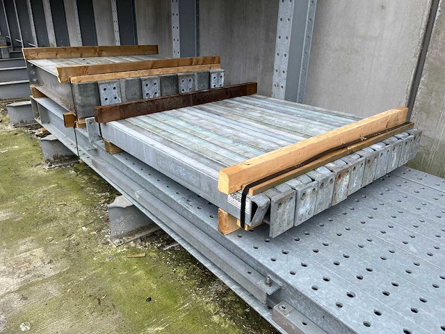 Draagarmstelling enkelzijdig 8x24 - afbeelding 7 van  10