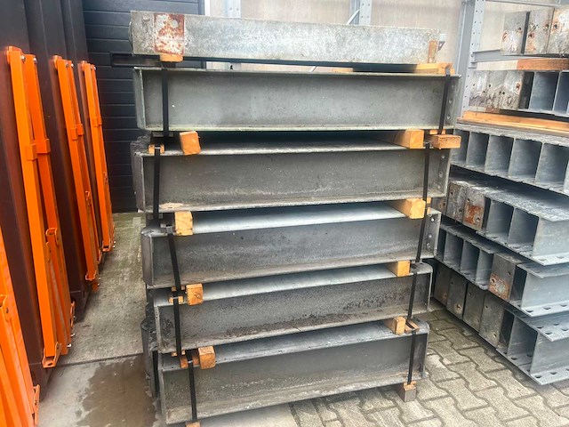 Draagarmstelling enkelzijdig 8x24 - afbeelding 8 van  9