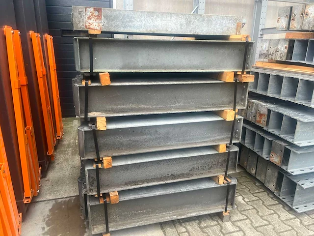 Draagarmstelling enkelzijdig 8x24 - afbeelding 8 van  9