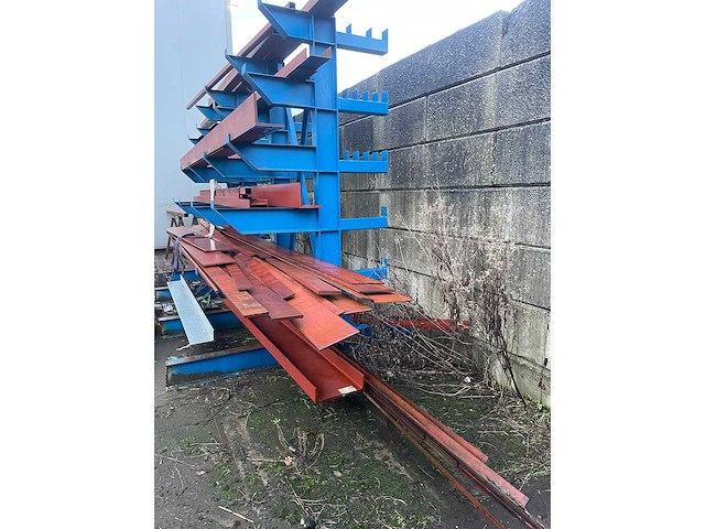 Draagarmstelling inclusief inhoud - afbeelding 3 van  3