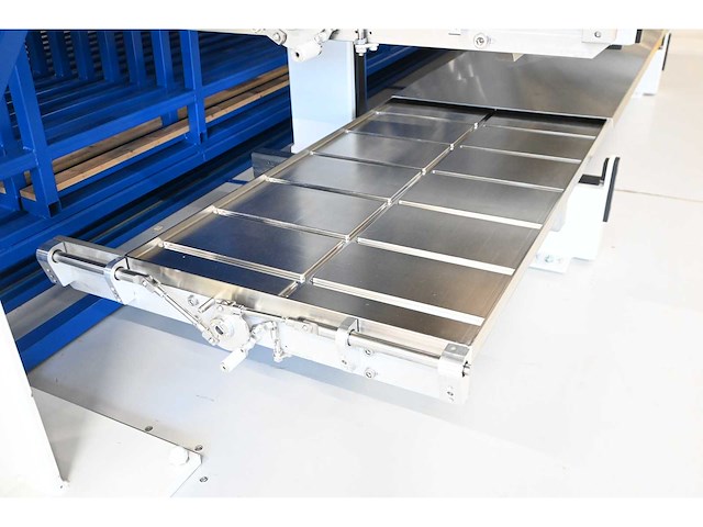 Draagarmstelling met 5 rvs filling station lcd cellen vulbeds - afbeelding 3 van  6