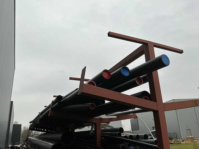 Draagarmstelling met agru en george fischer kunststof buizen - afbeelding 2 van  17