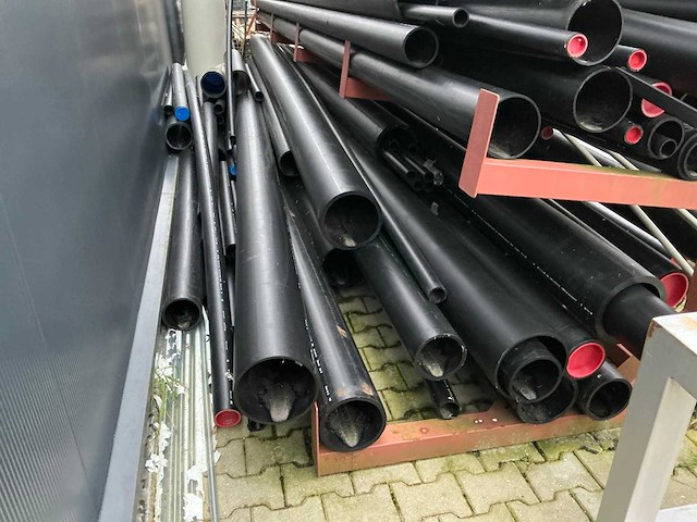 Draagarmstelling met agru en george fischer kunststof buizen - afbeelding 3 van  17