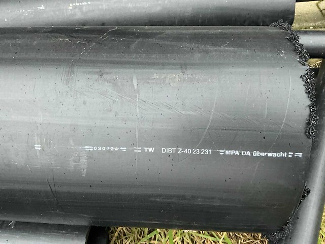 Draagarmstelling met agru en george fischer kunststof buizen - afbeelding 6 van  17