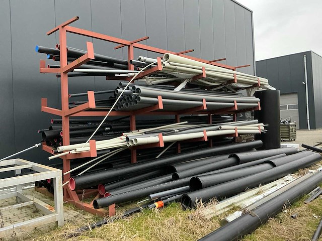 Draagarmstelling met agru en george fischer kunststof buizen - afbeelding 1 van  17