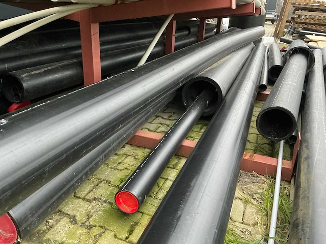 Draagarmstelling met agru en george fischer kunststof buizen - afbeelding 14 van  17