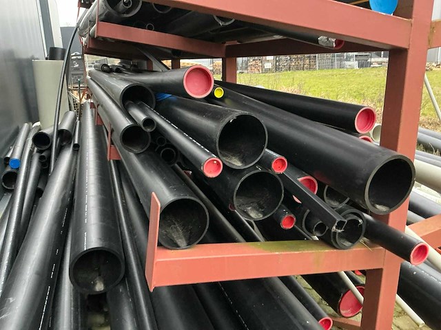 Draagarmstelling met agru en george fischer kunststof buizen - afbeelding 16 van  17