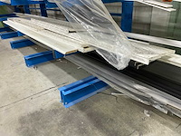 Draagarmstelling met inhoud waaronder; keralit gevelbekleding, vensterbanken en profielen - afbeelding 3 van  27