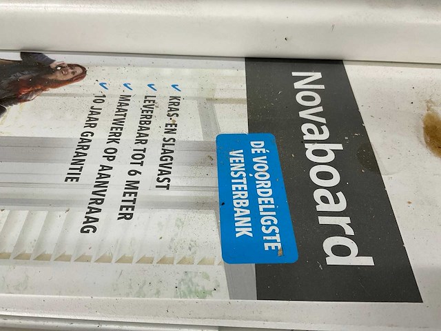 Draagarmstelling met inhoud waaronder; keralit gevelbekleding, vensterbanken en profielen - afbeelding 6 van  27