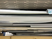 Draagarmstelling met inhoud waaronder; keralit gevelbekleding, vensterbanken en profielen - afbeelding 10 van  27