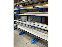 Draagarmstelling met inhoud waaronder; keralit gevelbekleding, vensterbanken en profielen - afbeelding 22 van  27